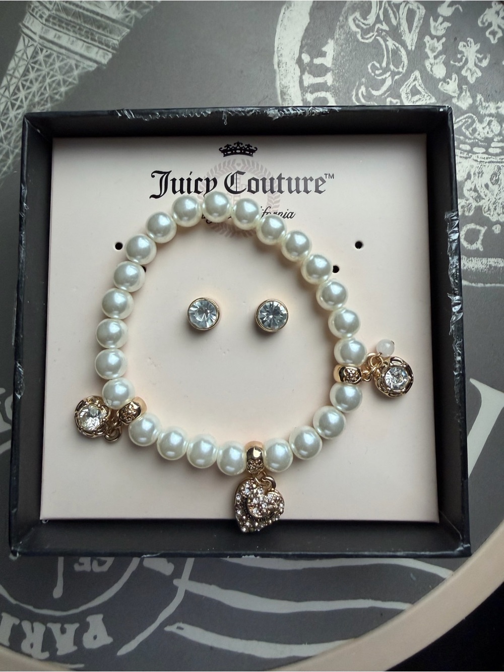 Juicy Couture Pearl Bracelet & Stud Earring Set in White and Gold